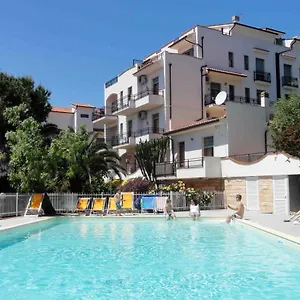 residence-dei-fiori-pietra-ligure.hotelitalianriviera.com/